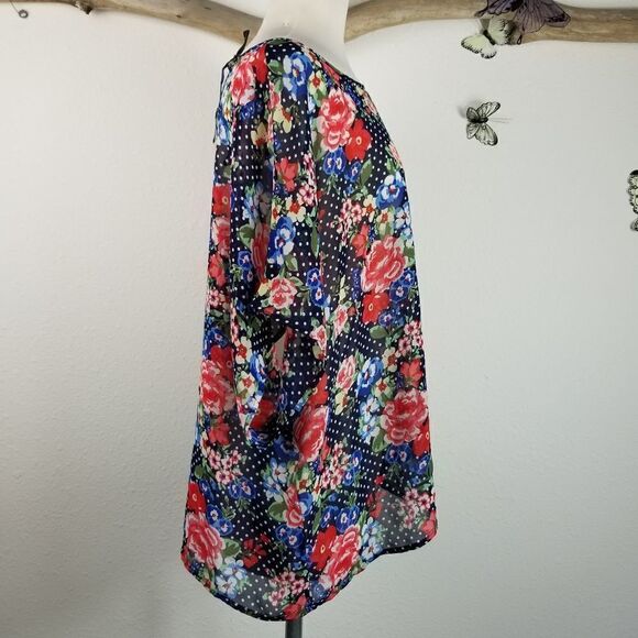 Torrid floral and polka dot short sleeve top - Picture 2 of 6